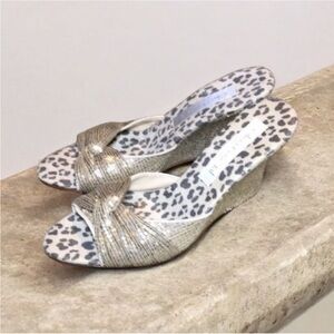 Olivia Rose Tal Open Toe Sequin Wedge in Gold Size 6